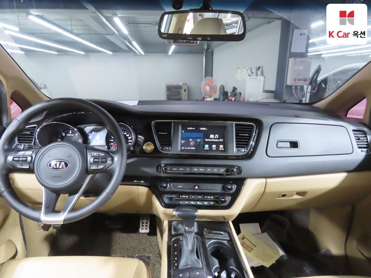 Kia New Carnival - 3