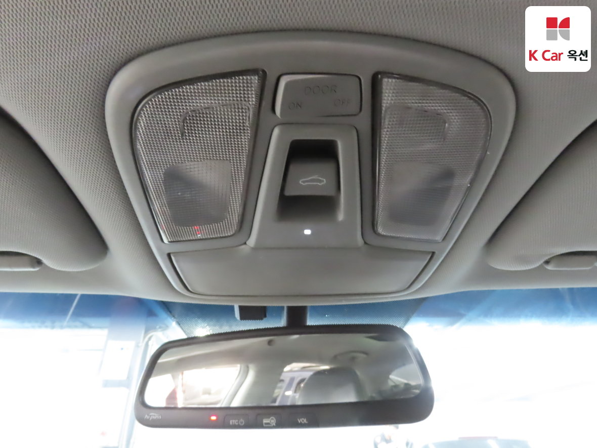 Kia K5 2012 - Image 12