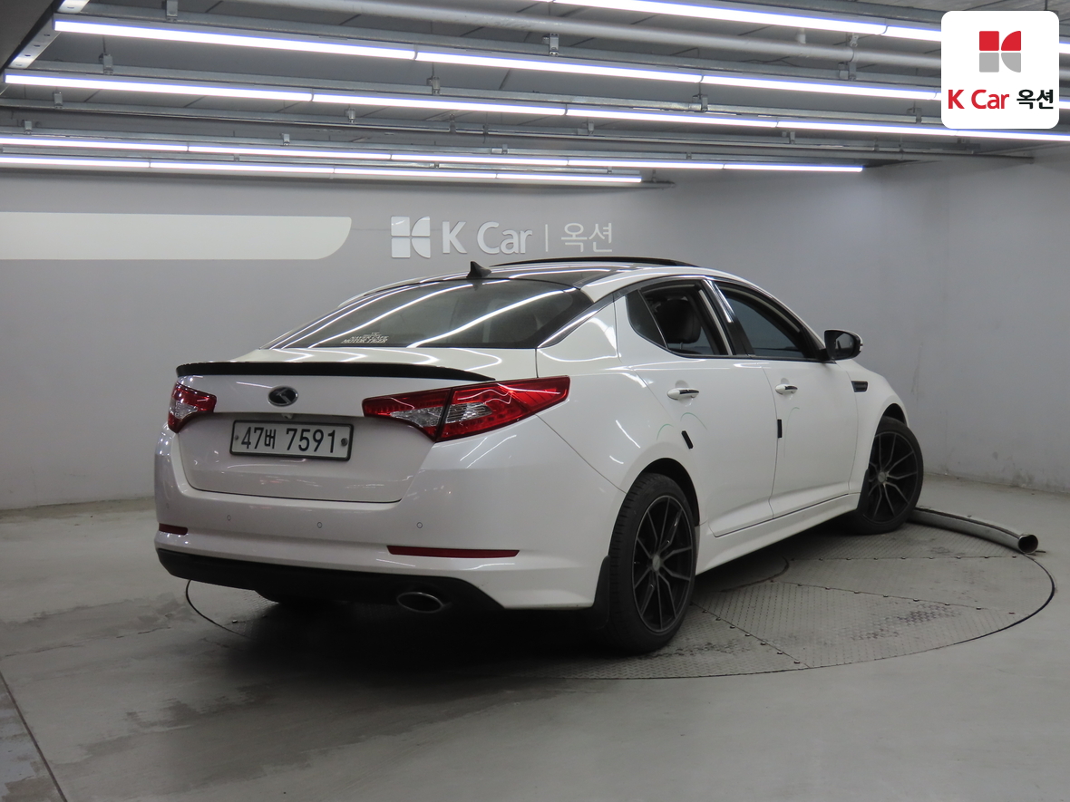 Kia K5 2012 - Image 2