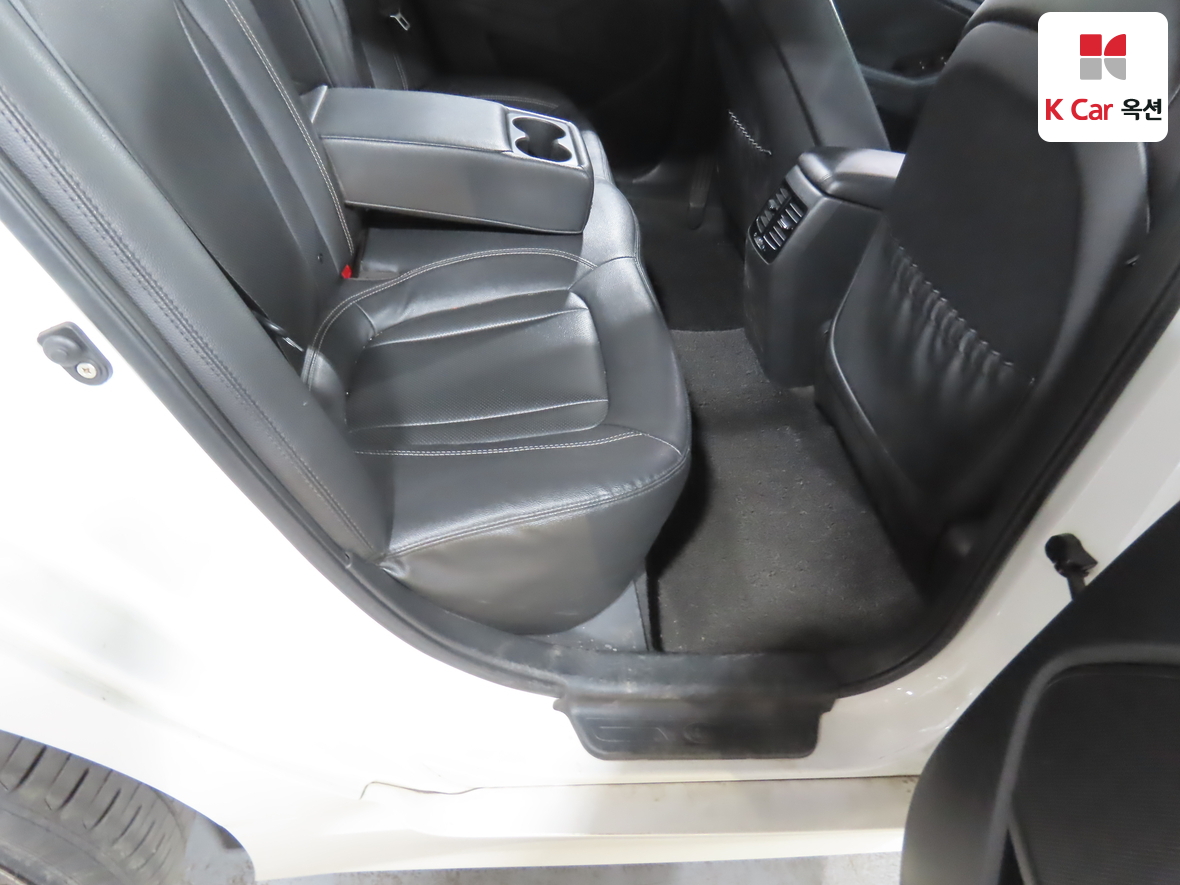 Kia K5 2012 - Image 30