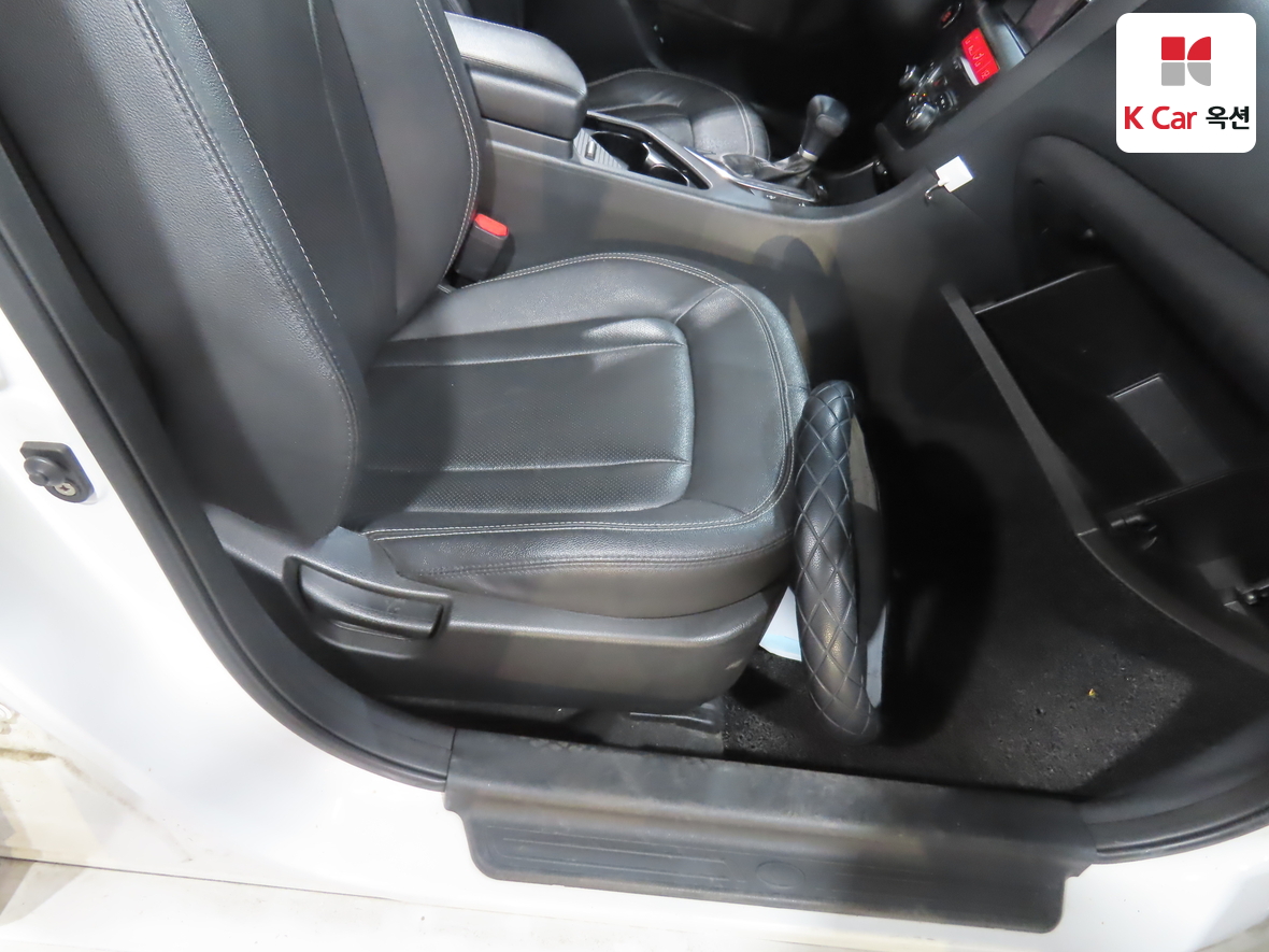Kia K5 2012 - Image 32