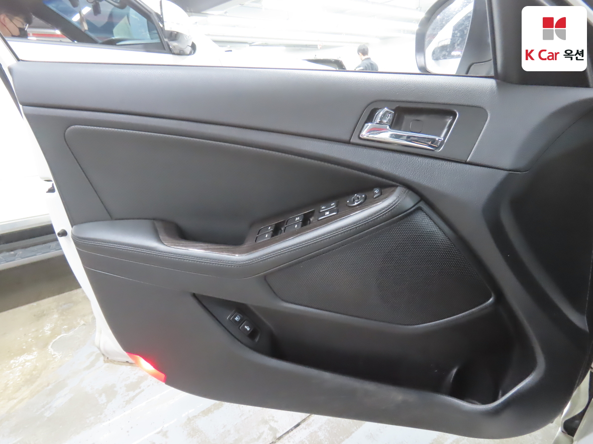 Kia K5 2012 - Image 8