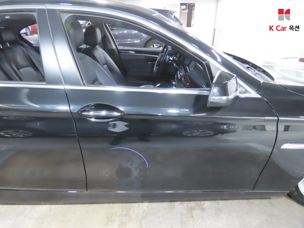 BMW 5 Series - 44