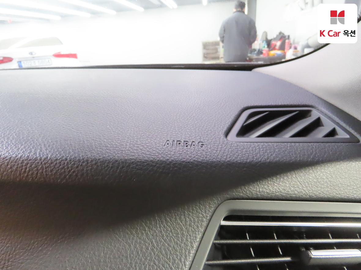 BMW 5 Series - 34