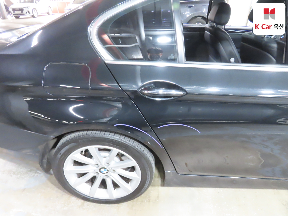 BMW 5 Series - 43