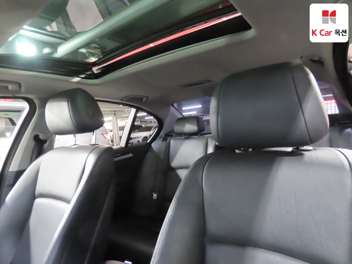 BMW 5 Series - 19