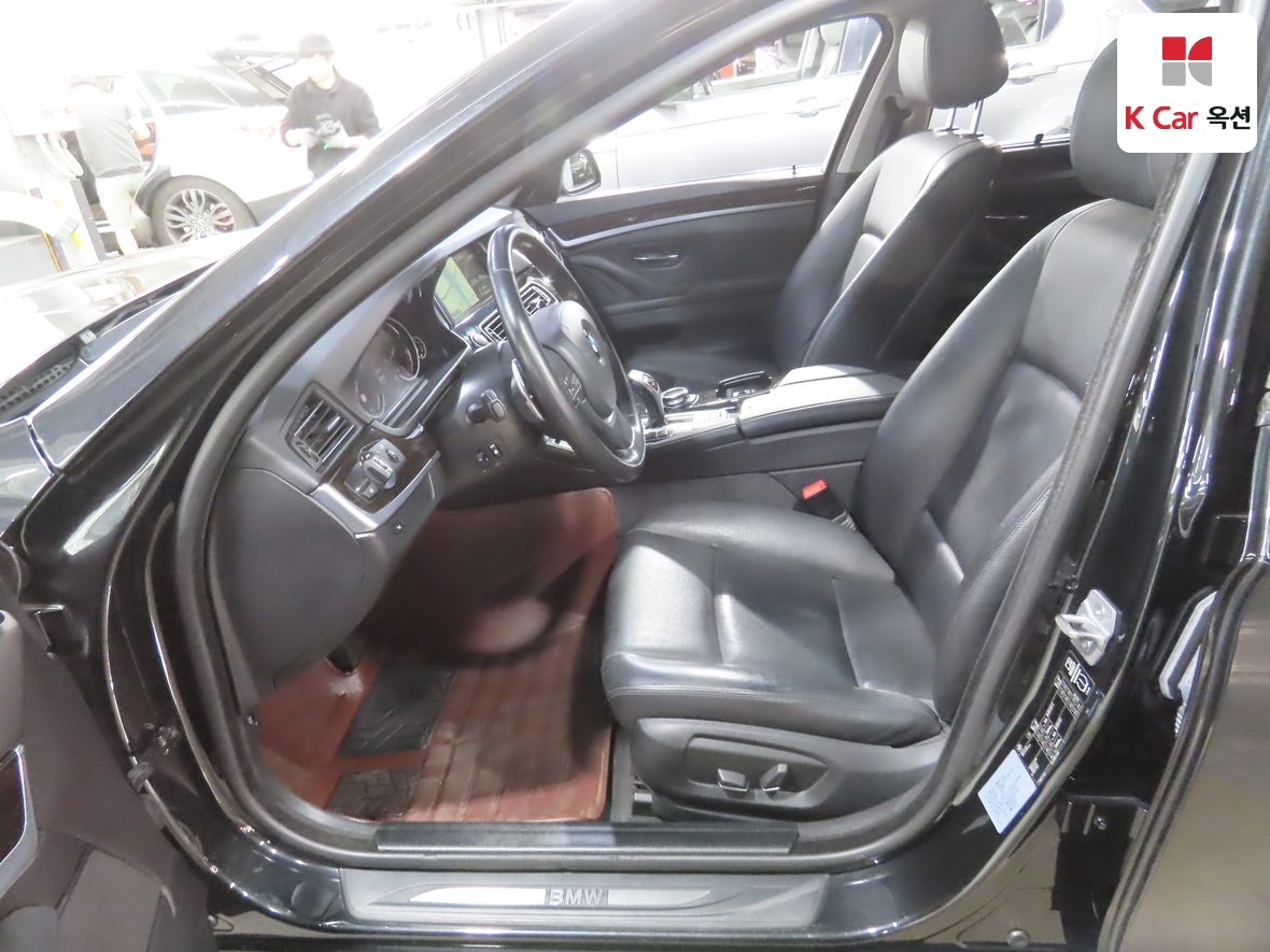 BMW 5 Series - 18