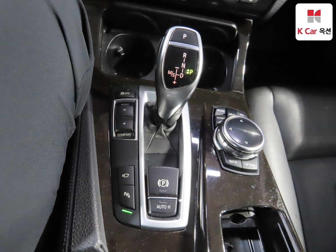 BMW 5 Series - 16