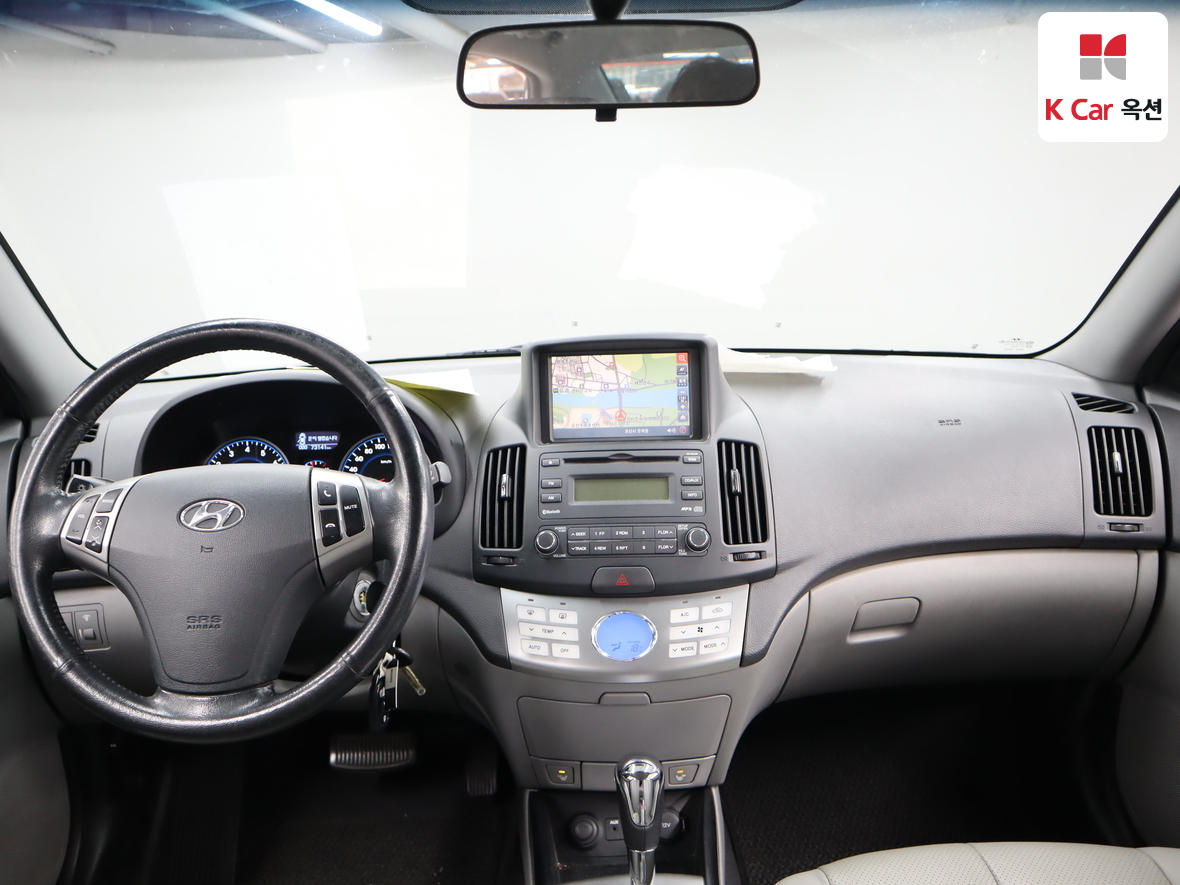 Hyundai Elantra - 3