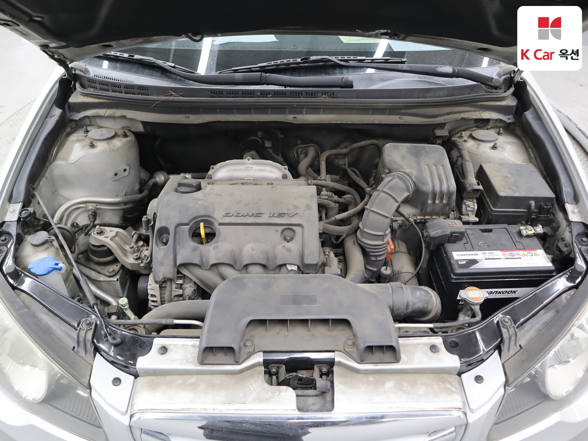 Hyundai Elantra - 32