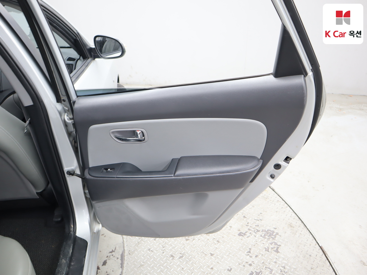 Hyundai Elantra - 26