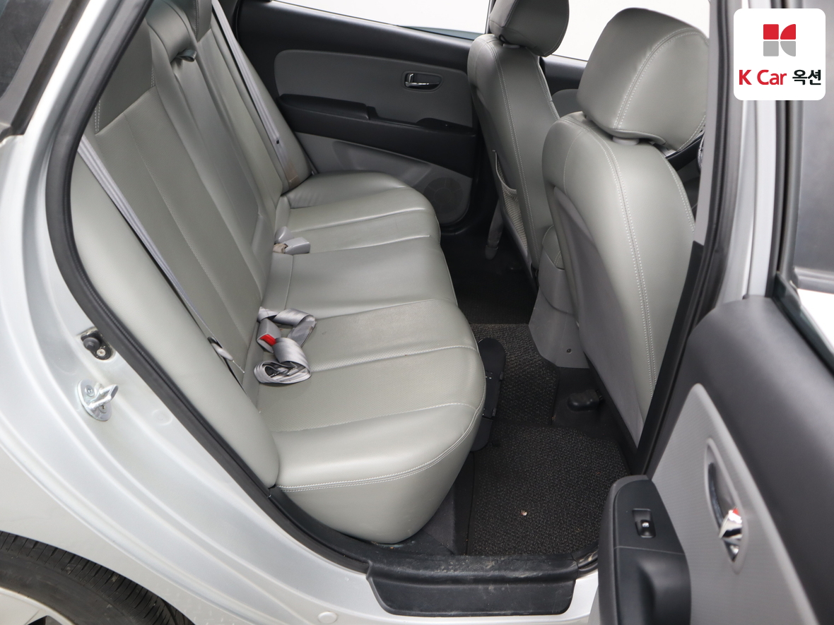 Hyundai Elantra - 27