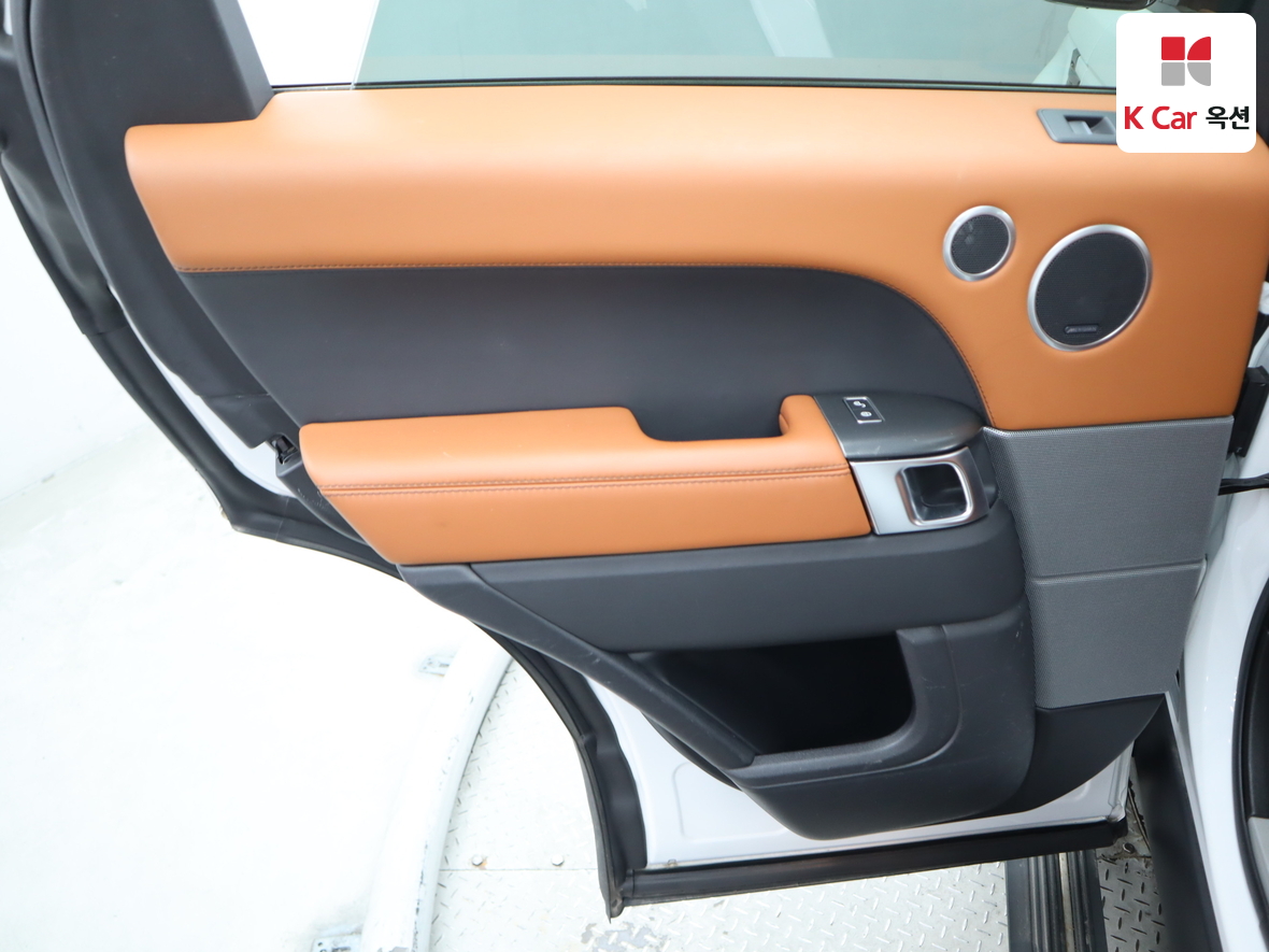 Land Rover Range Rover - 23