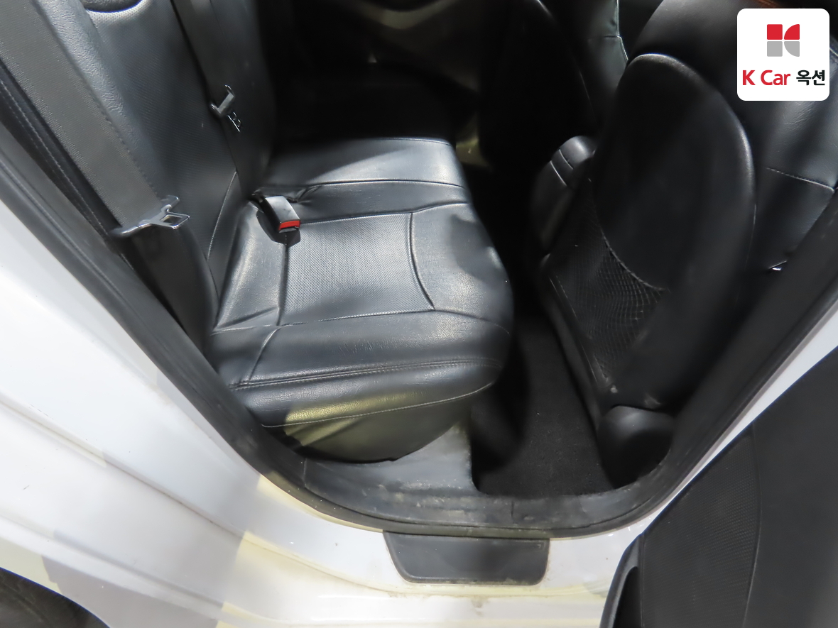 Hyundai Elantra - 29