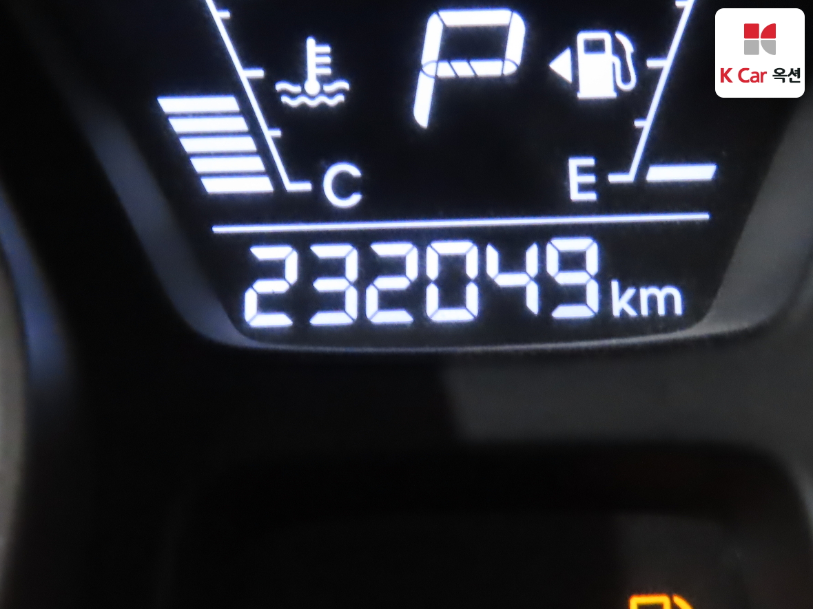 Hyundai Elantra - 4