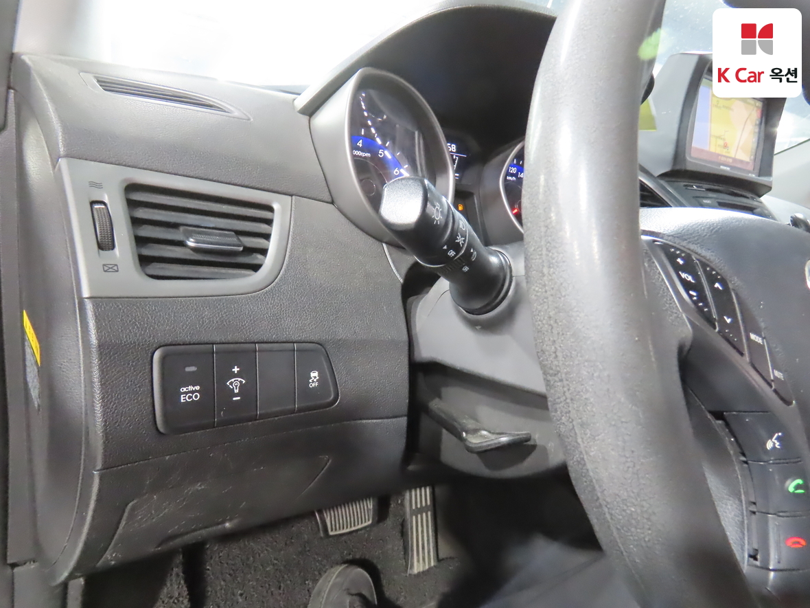 Hyundai Elantra - 9