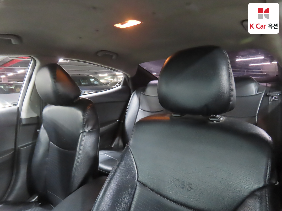 Hyundai Elantra - 21