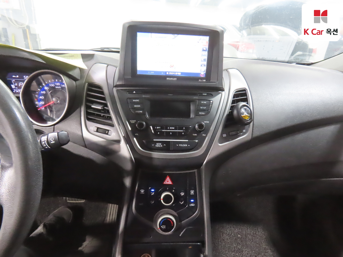 Hyundai Elantra - 6