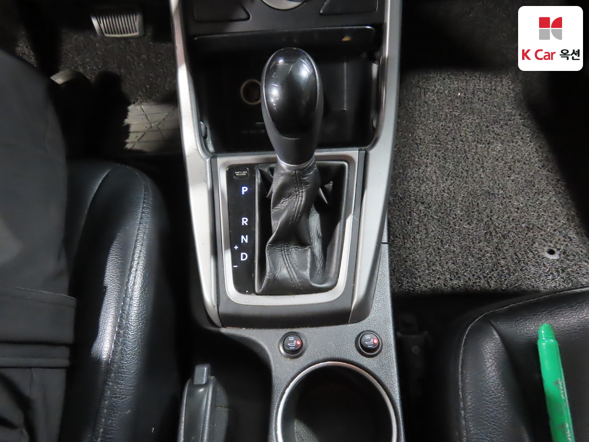 Hyundai Elantra - 17
