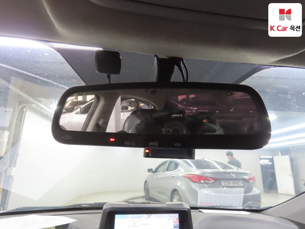 Hyundai Elantra - 13