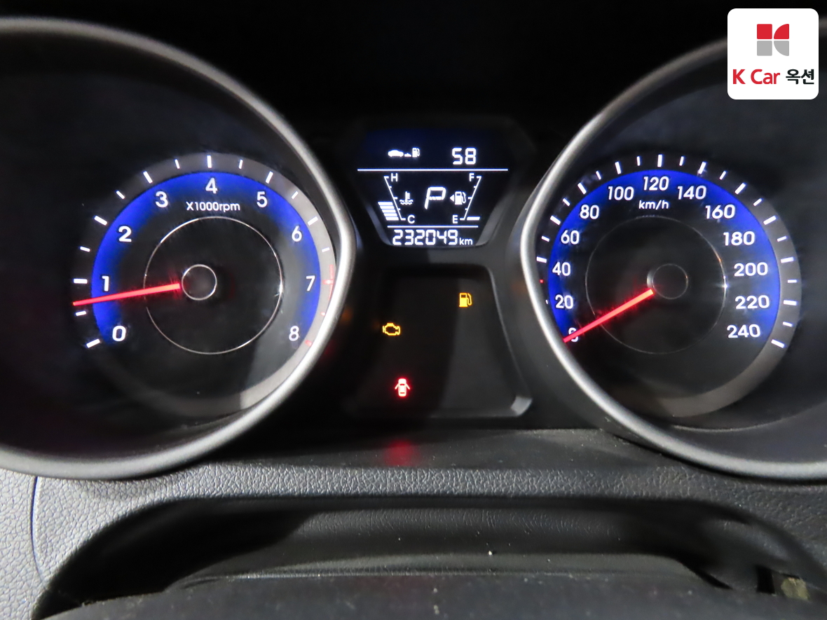 Hyundai Elantra - 5