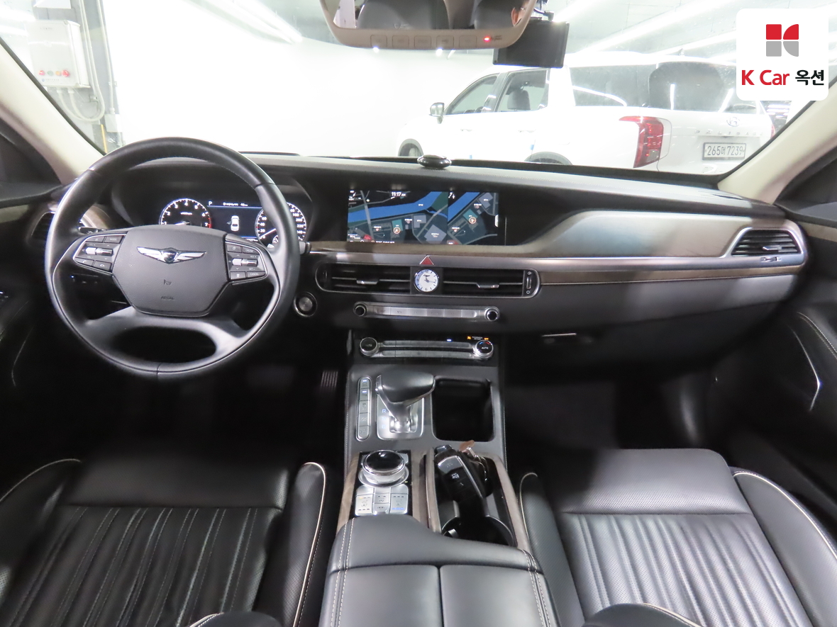 Genesis G90 - 3