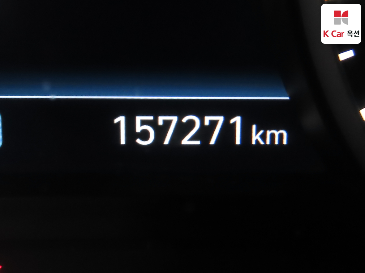 Genesis G90 - 4
