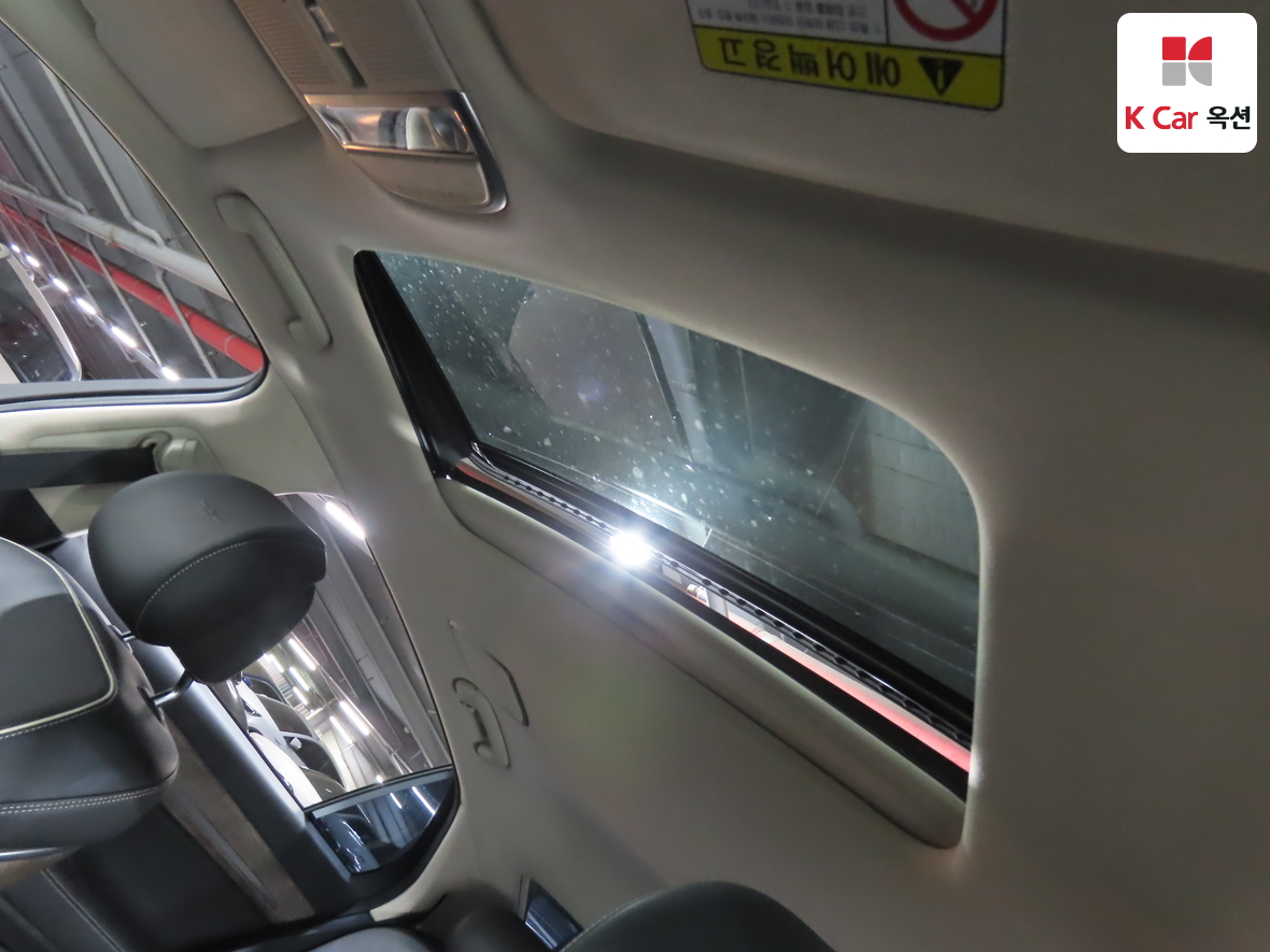 Genesis G90 - 21