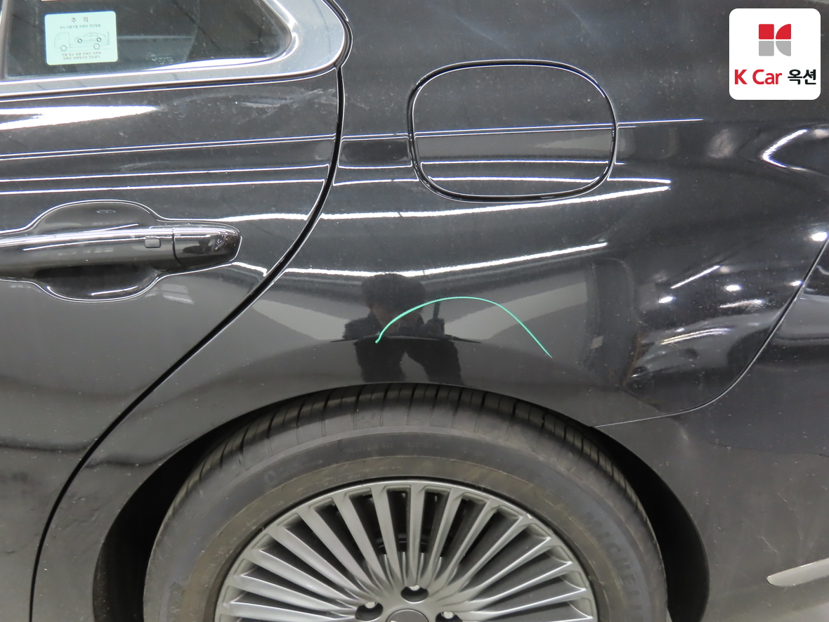 Genesis G90 - 41