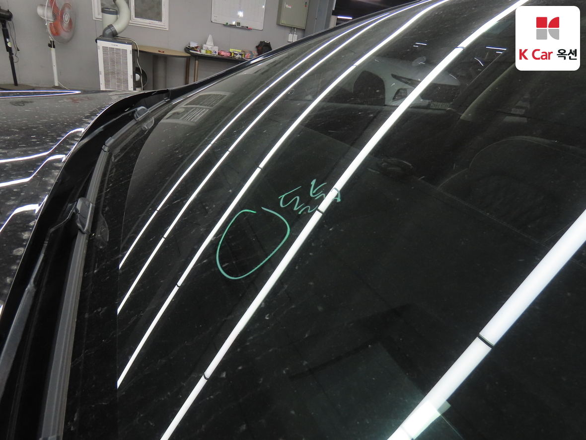Genesis G90 - 37