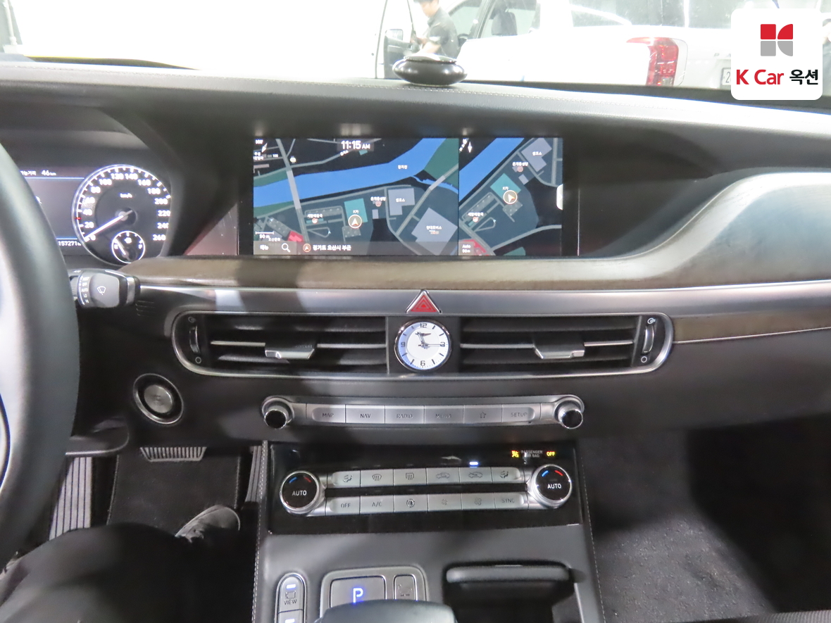 Genesis G90 - 6