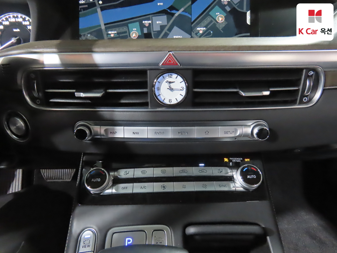 Genesis G90 - 15