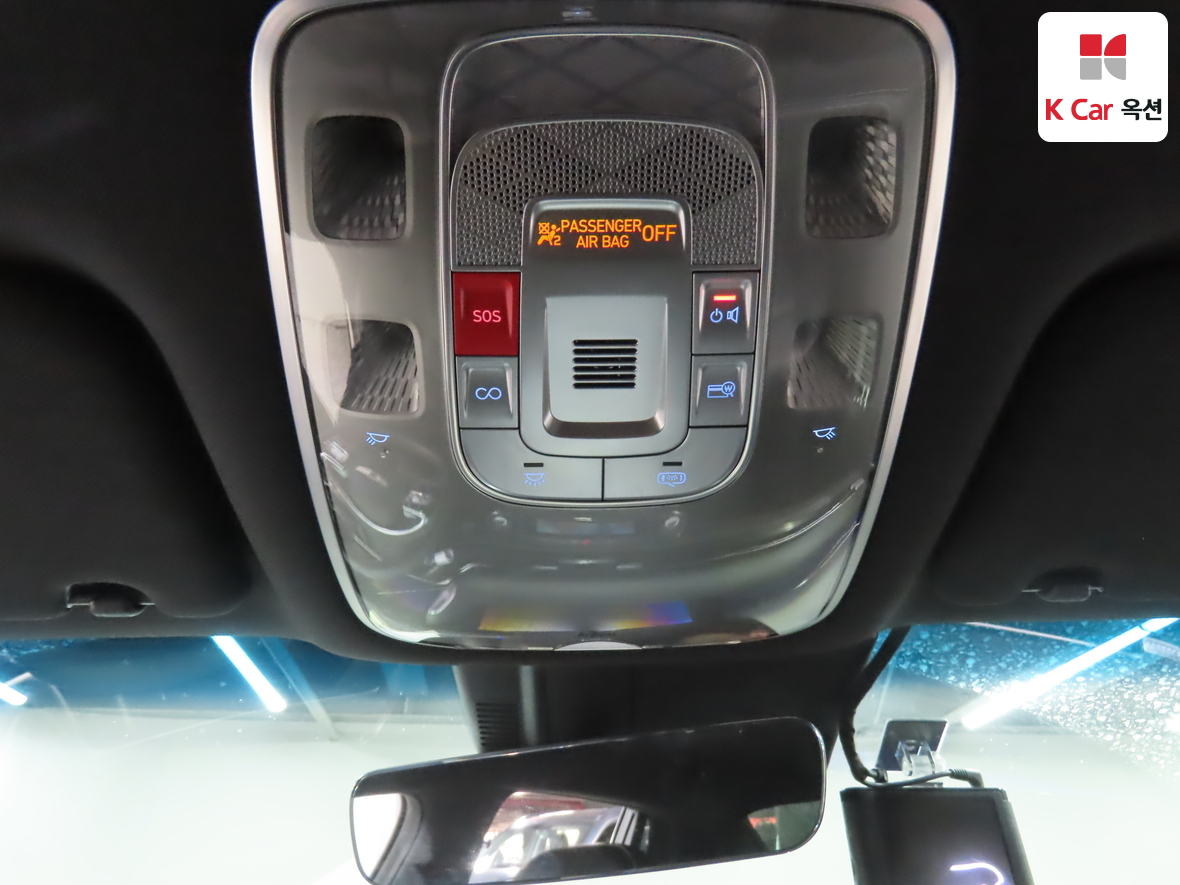 Genesis G90 - 12