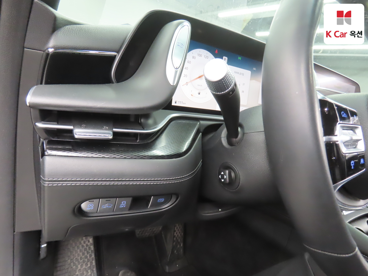 Genesis G90 - 9