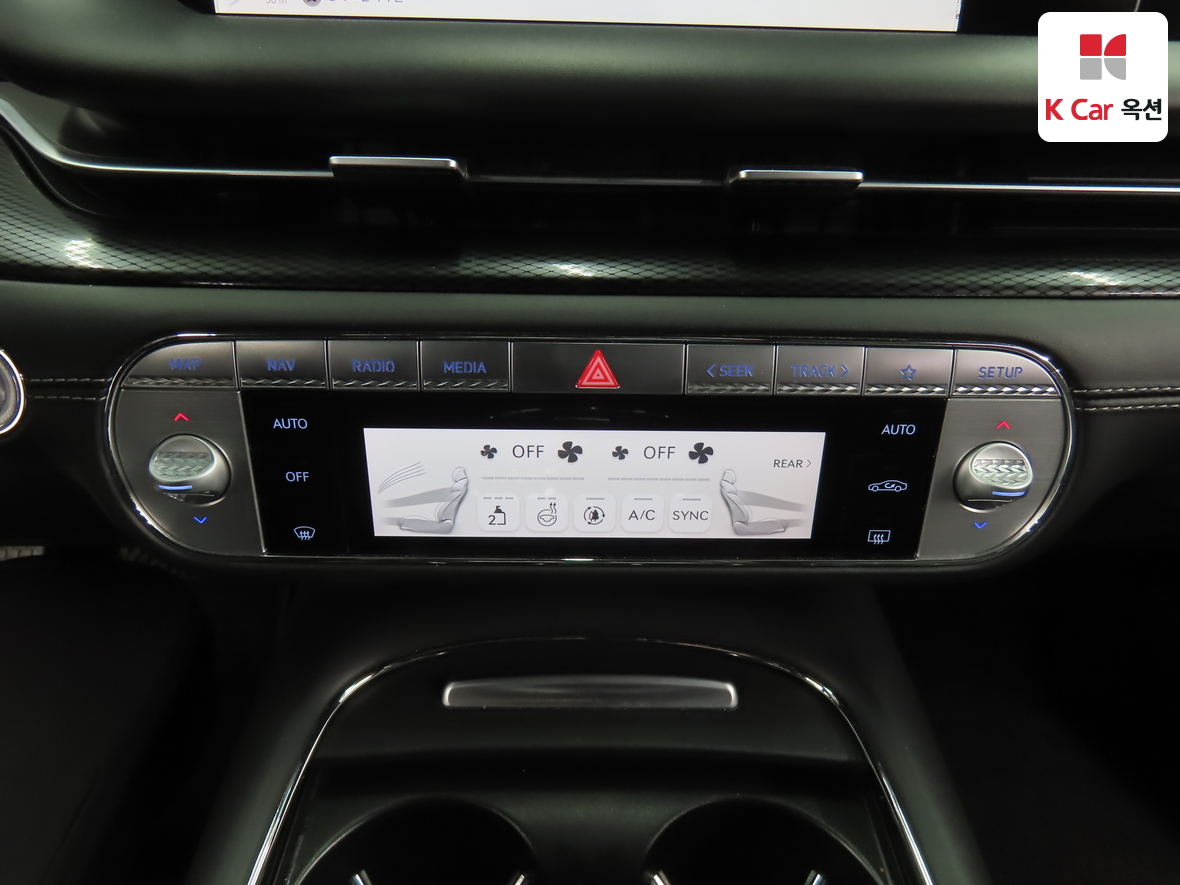 Genesis G90 - 15