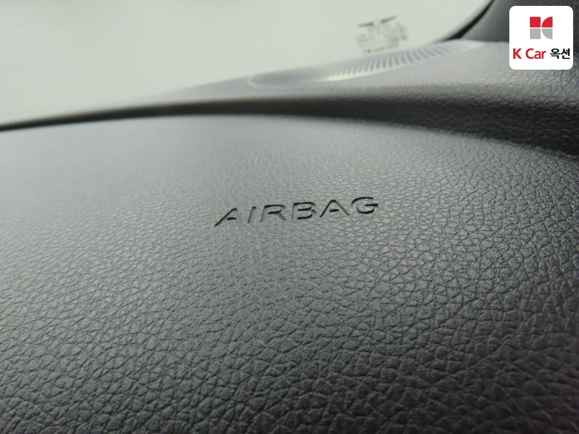 Genesis G90 - 33