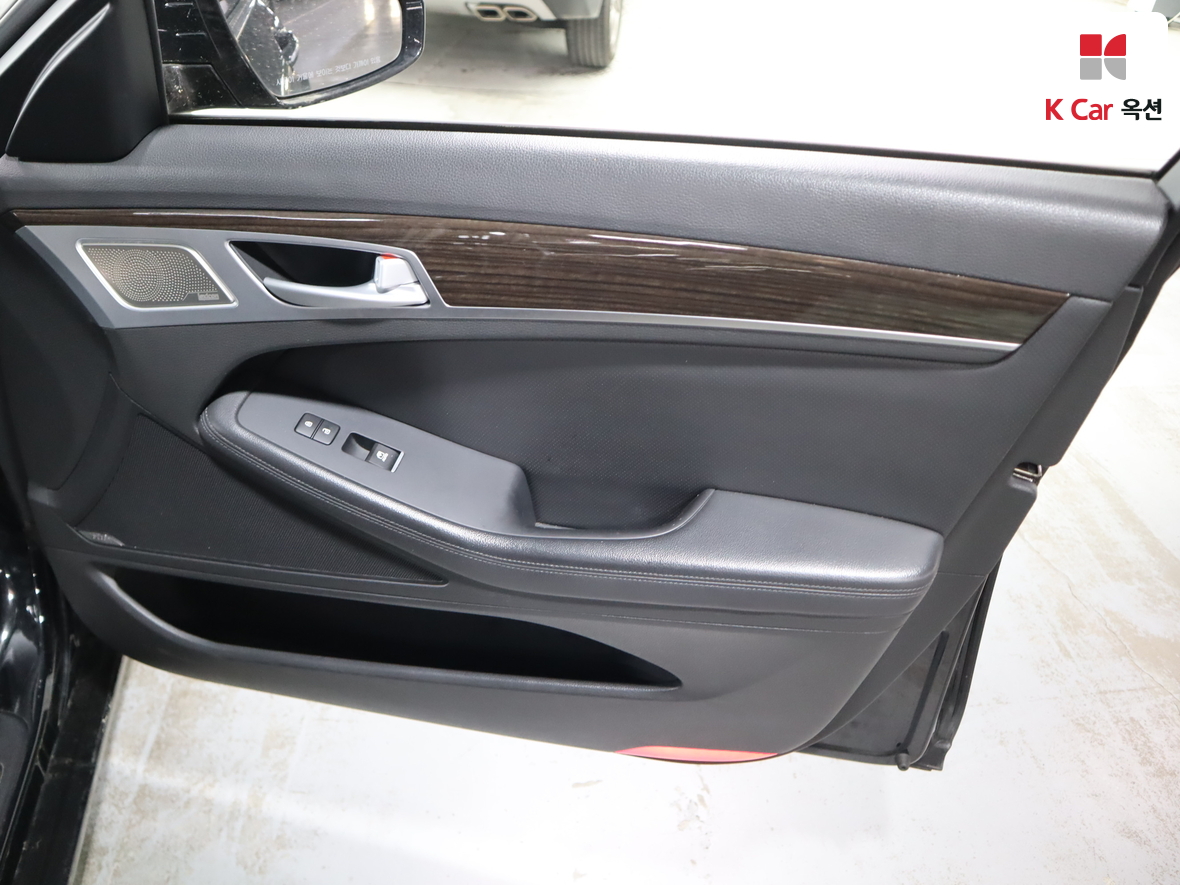 Genesis G80 - 28