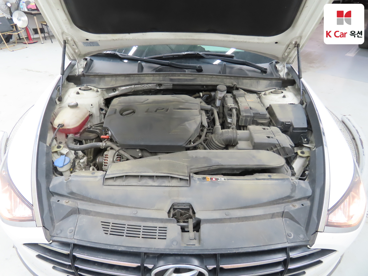Hyundai Sonata - 32