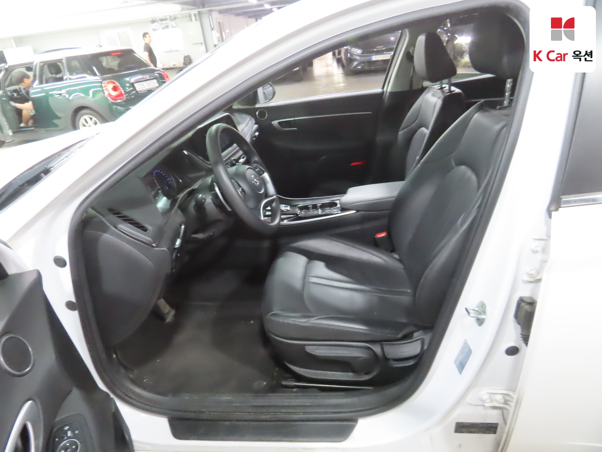 Hyundai Sonata - 18