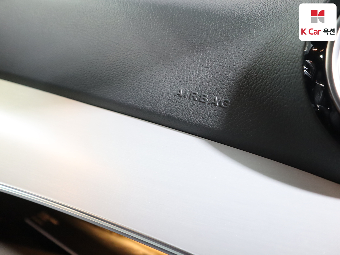 مرسيدس بنز إي كلاس 2021 - صورة 32