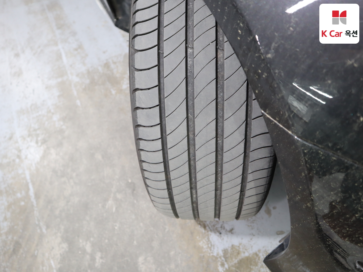 مرسيدس بنز إي كلاس 2021 - صورة 33