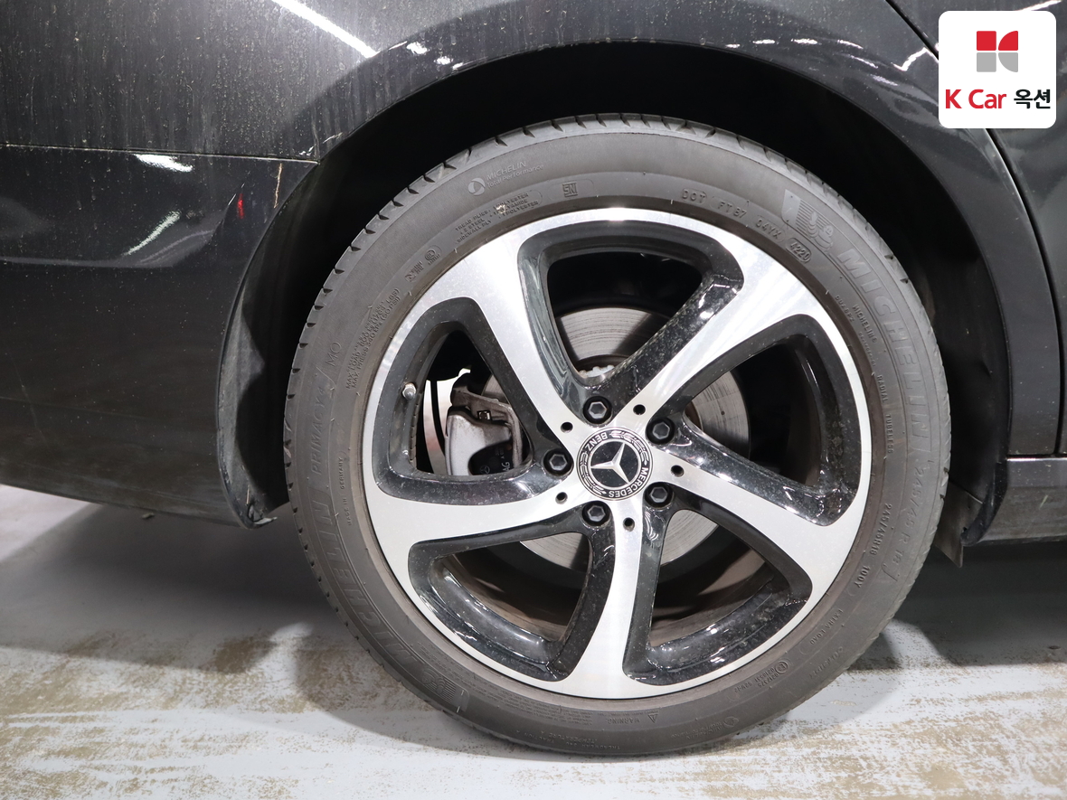 مرسيدس بنز إي كلاس 2021 - صورة 39