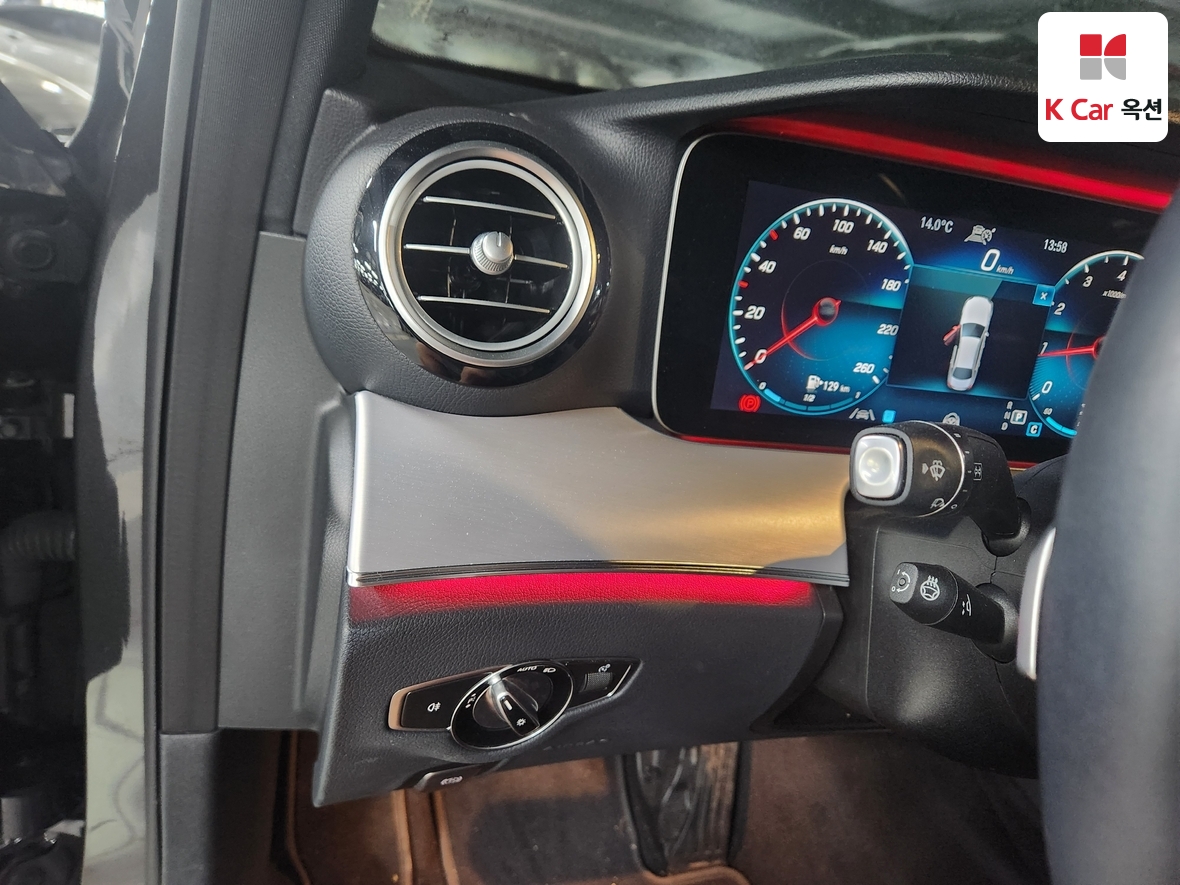 مرسيدس بنز إي كلاس 2021 - صورة 9