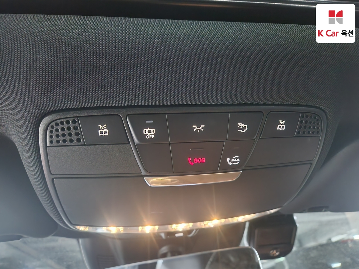 مرسيدس بنز إي كلاس 2021 - صورة 12