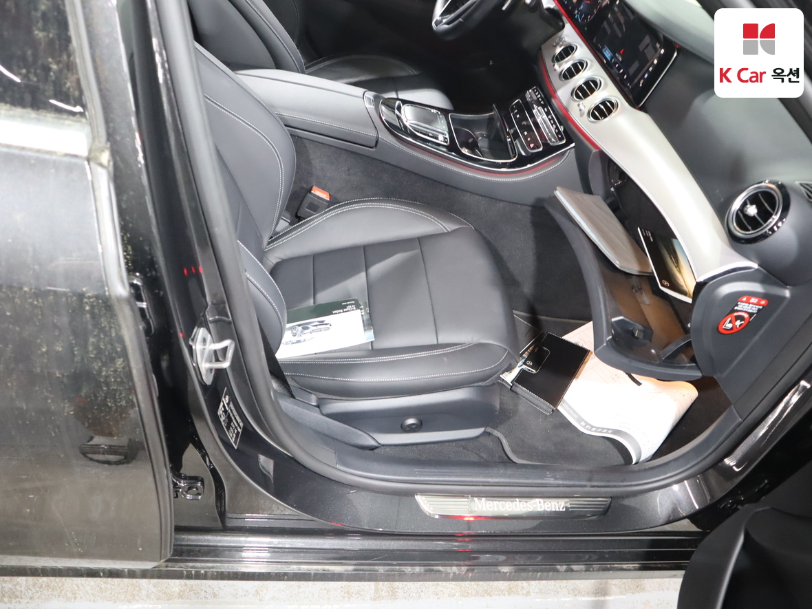 مرسيدس بنز إي كلاس 2021 - صورة 31