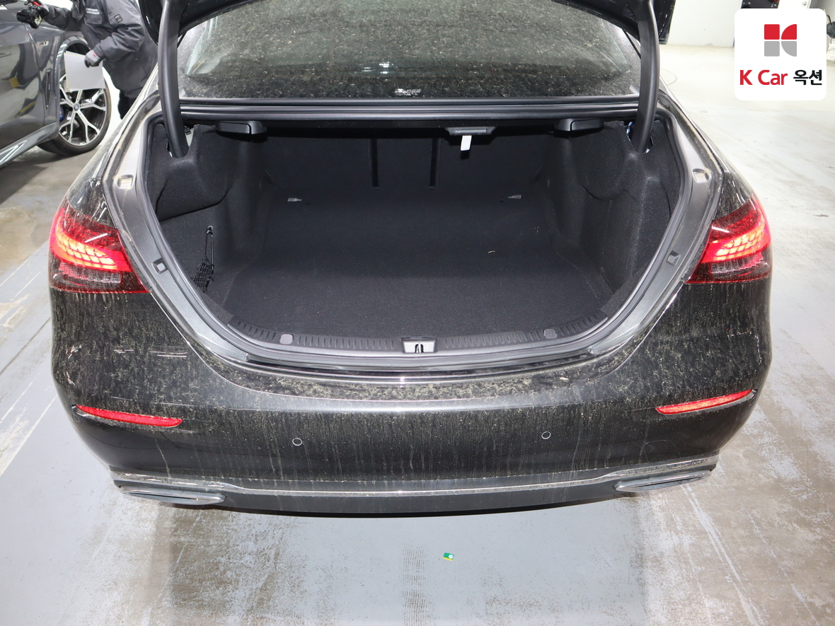 مرسيدس بنز إي كلاس 2021 - صورة 26