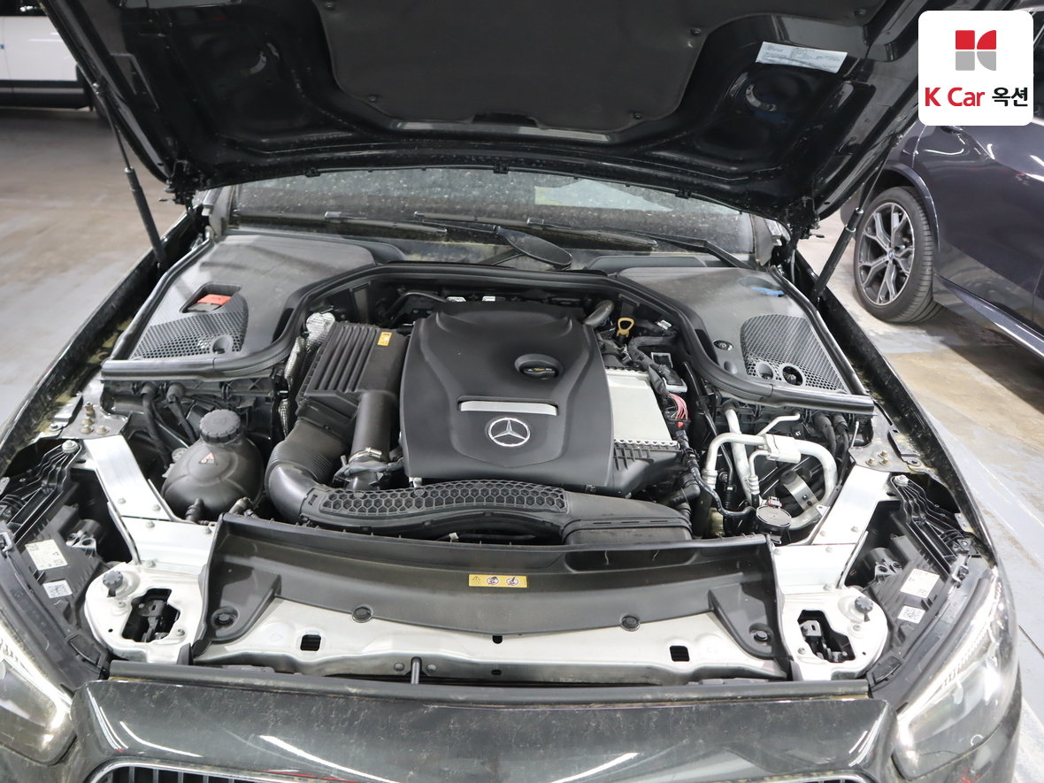 مرسيدس بنز إي كلاس 2021 - صورة 34