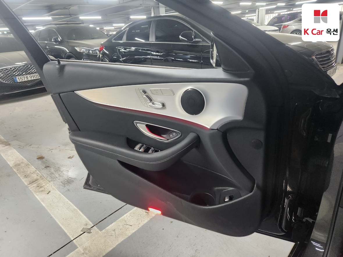 مرسيدس بنز إي كلاس 2021 - صورة 8