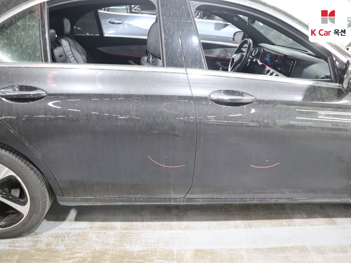 مرسيدس بنز إي كلاس 2021 - صورة 37