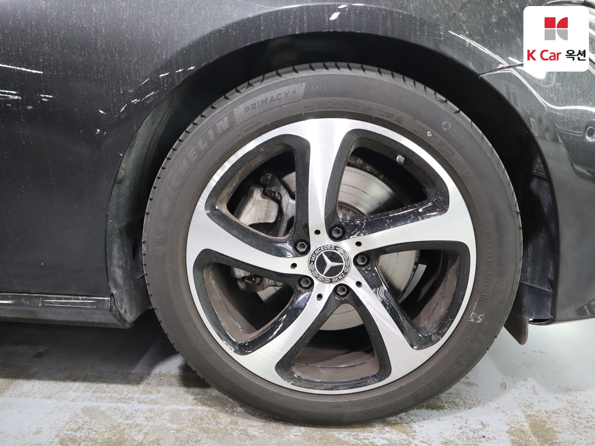 مرسيدس بنز إي كلاس 2021 - صورة 38